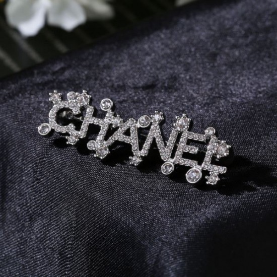 CHANEL シャネル この春夏注目のトップス 2024SS ブローチ CHANEL シャネル この春夏注目のトップス 2024SS ブローチ
