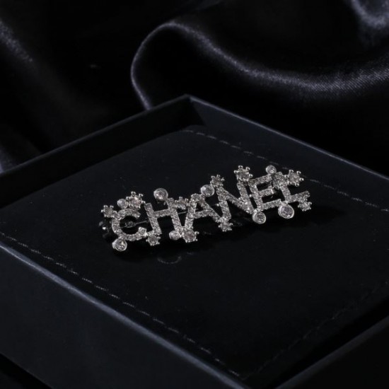 CHANEL シャネル この春夏注目のトップス 2024SS ブローチ CHANEL シャネル この春夏注目のトップス 2024SS ブローチ