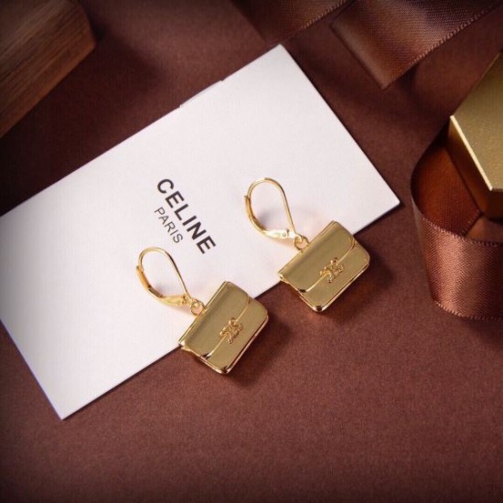 CELINE セリーヌ 完売必須☆お早めに 2024SS イヤリング CELINE セリーヌ 完売必須☆お早めに 2024SS イヤリング