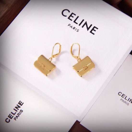 CELINE セリーヌ 完売必須☆お早めに 2024SS イヤリング CELINE セリーヌ 完売必須☆お早めに 2024SS イヤリング