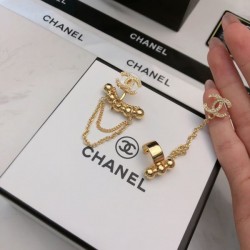CHANEL シャネル 足下注目してくれる 2024SS イヤリング