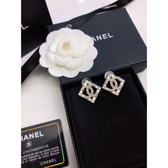 CHANEL シャネル ギフト最適期間限定 2024SS イヤリング CHANEL シャネル ギフト最適期間限定 2024SS イヤリング