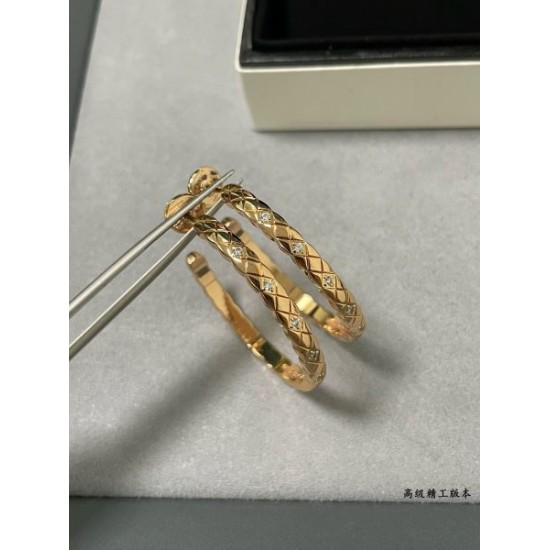 CHANEL シャネル 着まわし抜群カラー 2024SS イヤリング CHANEL シャネル 着まわし抜群カラー 2024SS イヤリング