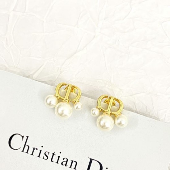 DIOR ディオール 見逃せない今夏新作 2024SS イヤリング DIOR ディオール 見逃せない今夏新作 2024SS イヤリング