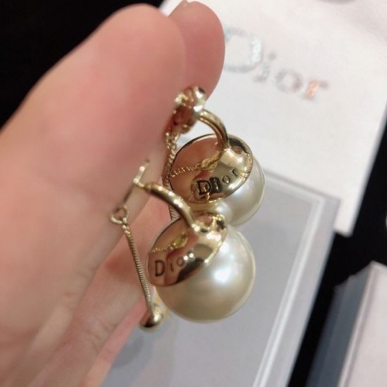 DIOR ディオール 【激安】高級品通販 2024SS イヤリング DIOR ディオール 【激安】高級品通販 2024SS イヤリング