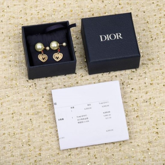 DIOR ディオール 大人っぽいデザイン 2024SS イヤリング