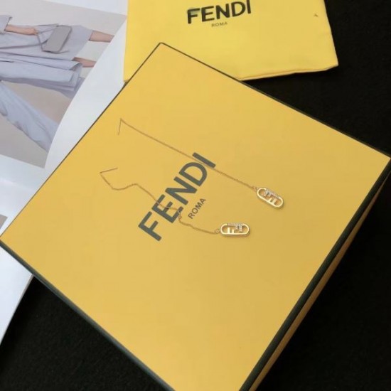FENDI フェンデイ 幅広い層におすすめ 2024SS イヤリング FENDI フェンデイ 幅広い層におすすめ 2024SS イヤリング