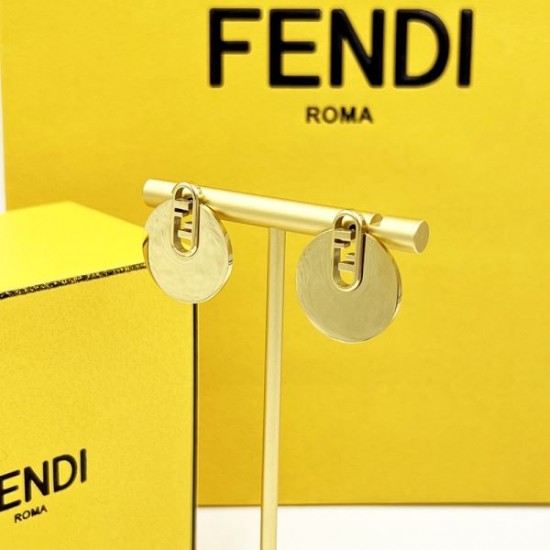 FENDI フェンデイ 高級感あるスタイル 2024SS イヤリング