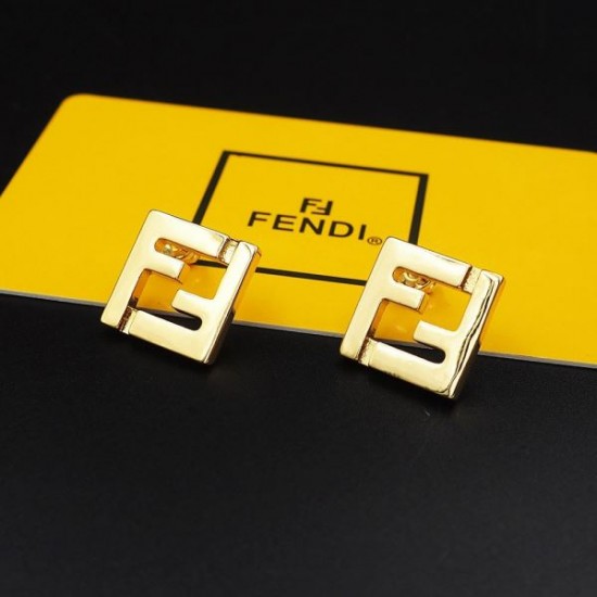FENDI フェンデイ 印象に残るデザイン 2024SS イヤリング FENDI フェンデイ 印象に残るデザイン 2024SS イヤリング