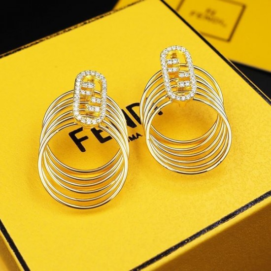 FENDI フェンデイ 心惹かれるスタイル 2024SS イヤリング FENDI フェンデイ 心惹かれるスタイル 2024SS イヤリング