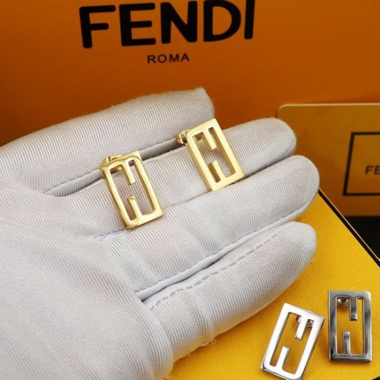FENDI フェンデイ 新作限定人気沸騰中 2024SS イヤリング FENDI フェンデイ 新作限定人気沸騰中 2024SS イヤリング
