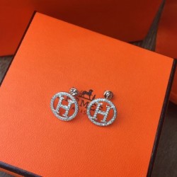 HERMES エルメス 春夏の最新トレンド 2024SS イヤリング