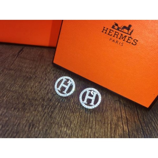 HERMES エルメス 春夏の最新トレンド 2024SS イヤリング