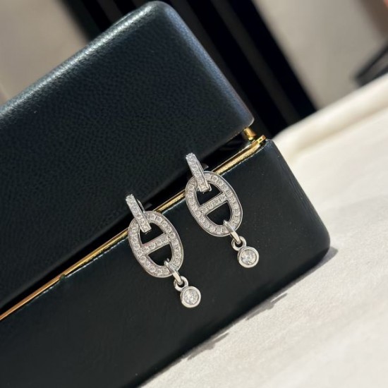 HERMES エルメス 今年流の人気コーデ 2024SS イヤリング