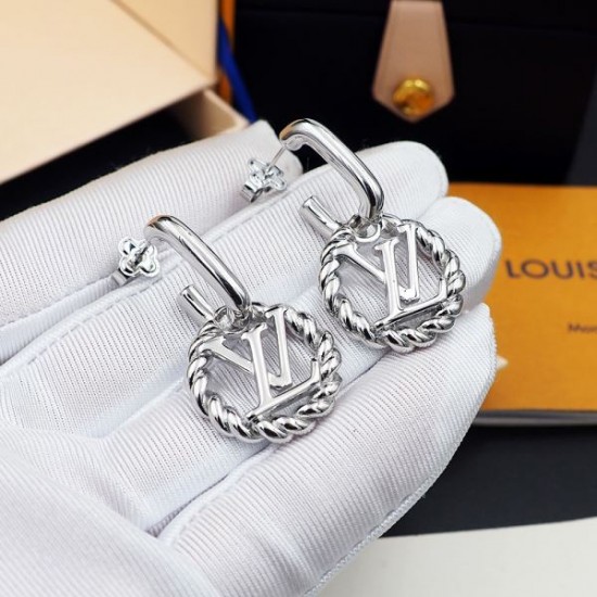 LOUIS VUITTON ルイヴィトン 春夏モデル 2024SS イヤリング LOUIS VUITTON ルイヴィトン 春夏モデル 2024SS イヤリング