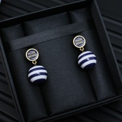 MIU MIU ミュウミュウ 海外大人気 2024SS イヤリング