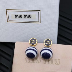 MIU MIU ミュウミュウ 海外大人気 2024SS イヤリング