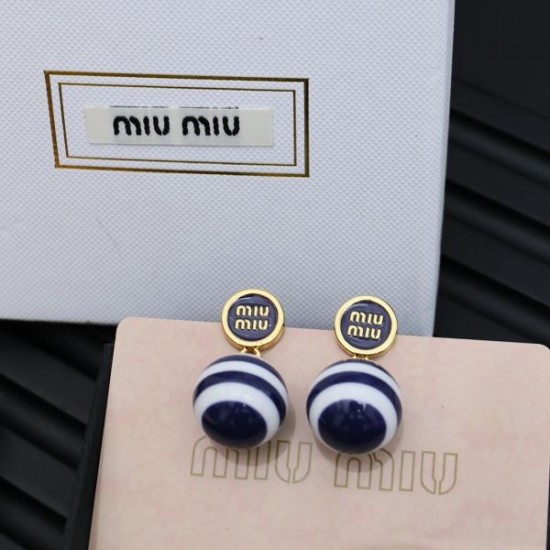 MIU MIU ミュウミュウ 海外大人気 2024SS イヤリング MIU MIU ミュウミュウ 海外大人気 2024SS イヤリング