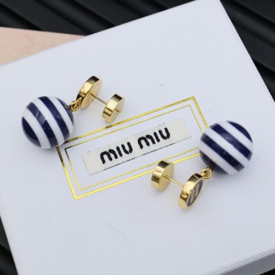 MIU MIU ミュウミュウ 海外大人気 2024SS イヤリング MIU MIU ミュウミュウ 海外大人気 2024SS イヤリング