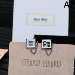 MIU MIU ミュウミュウ 高い活用度 2024SS イヤリング