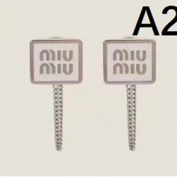 MIU MIU ミュウミュウ 絶大な人気 2024SS イヤリング