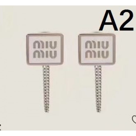 MIU MIU ミュウミュウ 絶大な人気 2024SS イヤリング MIU MIU ミュウミュウ 絶大な人気 2024SS イヤリング