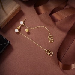 VALENTINO ヴァレンティノ 人気沸騰中 2024SS イヤリング