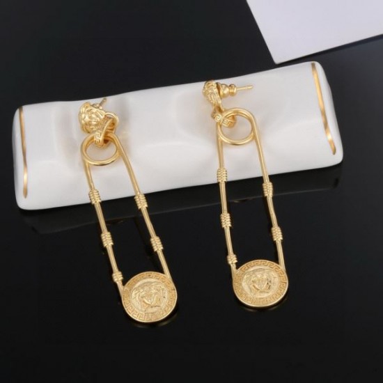 VERSACE ヴェルサーチェ 流行の最前線 2024SS イヤリング VERSACE ヴェルサーチェ 流行の最前線 2024SS イヤリング