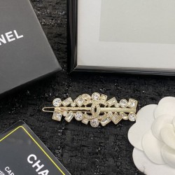 CHANEL シャネル キレイめな印象を与えてくれ 2024SS 髪飾り