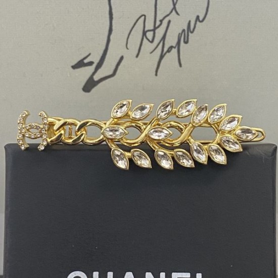 CHANEL シャネル ファション人に必須アイテム 2024SS 髪飾り CHANEL シャネル ファション人に必須アイテム 2024SS 髪飾り
