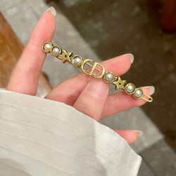 DIOR ディオール 最新のトレンドを感じされる 2024SS 髪飾り