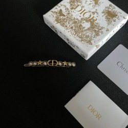 DIOR ディオール 最新のトレンドを感じされる 2024SS 髪飾り