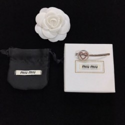 MIU MIU ミュウミュウ 超レア人気セール 2024SS 髪飾り