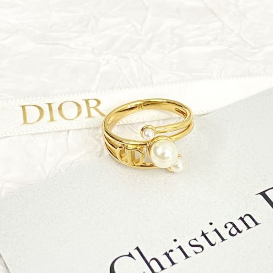 DIOR ディオール 毎シーズン存在感のある 2024SS リング DIOR ディオール 毎シーズン存在感のある 2024SS リング