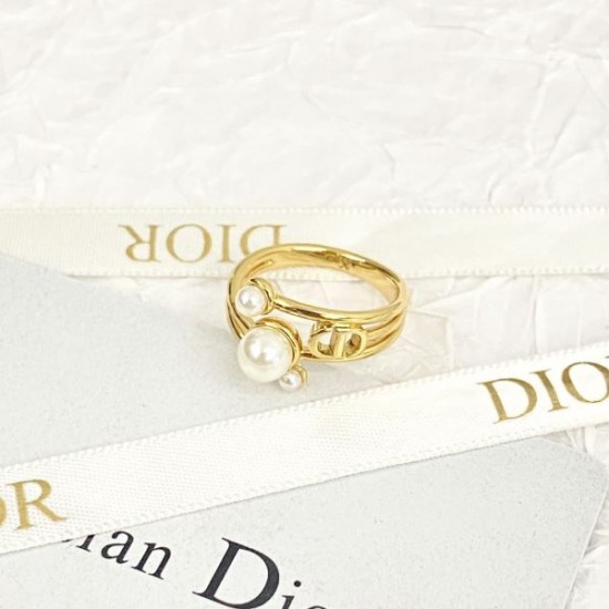 DIOR ディオール 毎シーズン存在感のある 2024SS リング DIOR ディオール 毎シーズン存在感のある 2024SS リング