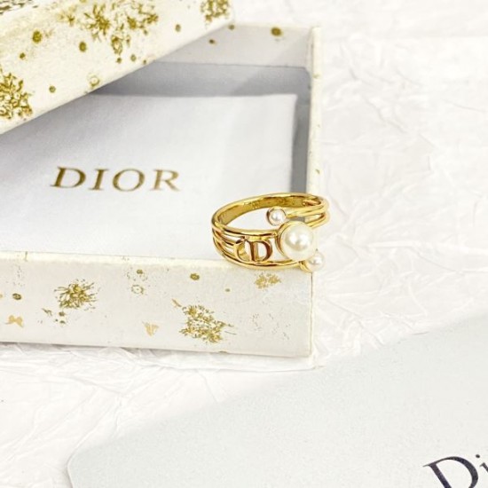 DIOR ディオール 毎シーズン存在感のある 2024SS リング DIOR ディオール 毎シーズン存在感のある 2024SS リング