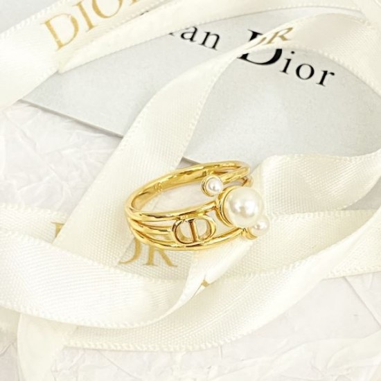 DIOR ディオール 毎シーズン存在感のある 2024SS リング DIOR ディオール 毎シーズン存在感のある 2024SS リング