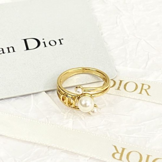 DIOR ディオール 毎シーズン存在感のある 2024SS リング DIOR ディオール 毎シーズン存在感のある 2024SS リング