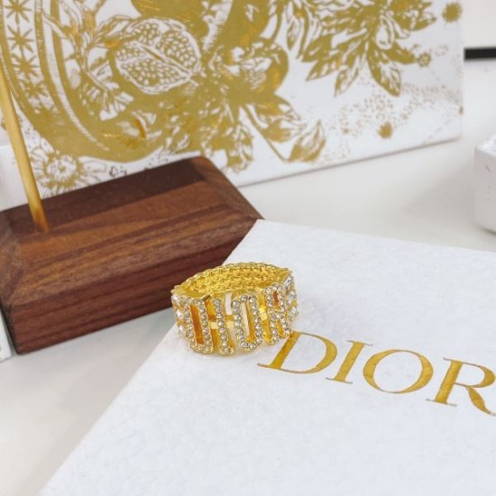 DIOR ディオール 夏に欠かせないアイテム 2024SS リング