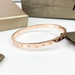 BVLGARI ブルガリ 引き続き注目のスタイル 2024SS ブレスレット