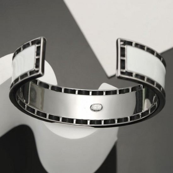 CHANEL シャネル 上品に夏っぽさを感じる 2024SS ブレスレット CHANEL シャネル 上品に夏っぽさを感じる 2024SS ブレスレット
