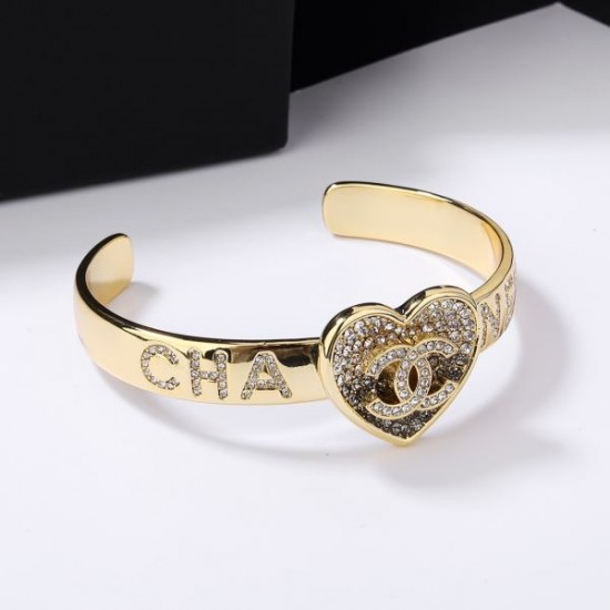 CHANEL シャネル 素敵な夏の定番アイテム 2024SS ブレスレット CHANEL シャネル 素敵な夏の定番アイテム 2024SS ブレスレット