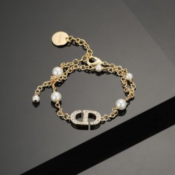DIOR ディオール きれいめコーデに変身 2024SS ブレスレット
