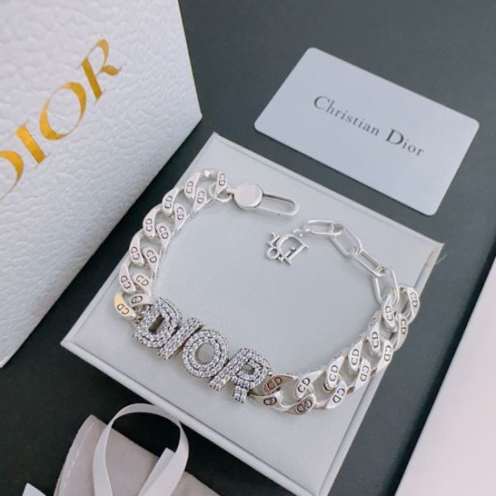 DIOR ディオール 夏らしく爽やかな印象 2024SS ブレスレット DIOR ディオール 夏らしく爽やかな印象 2024SS ブレスレット
