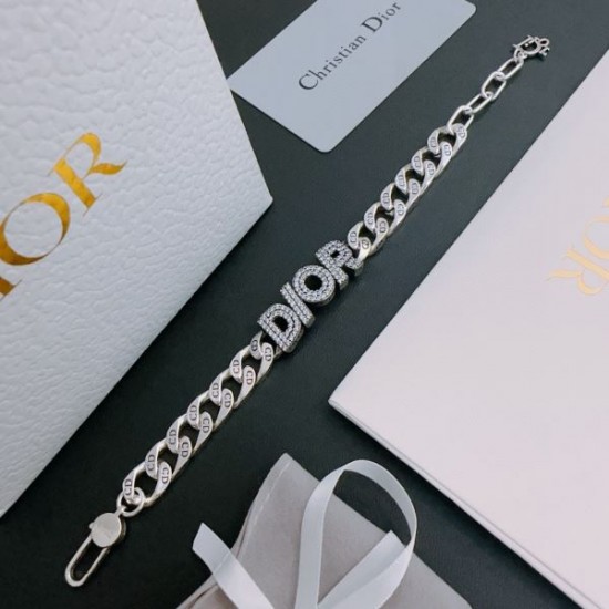 DIOR ディオール 夏らしく爽やかな印象 2024SS ブレスレット DIOR ディオール 夏らしく爽やかな印象 2024SS ブレスレット
