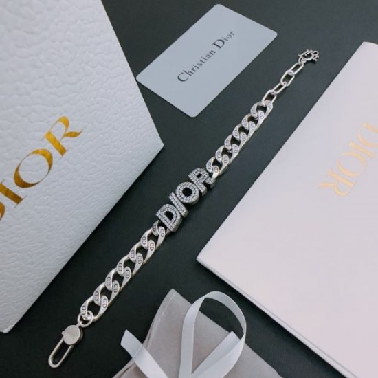 DIOR ディオール 夏らしく爽やかな印象 2024SS ブレスレット DIOR ディオール 夏らしく爽やかな印象 2024SS ブレスレット
