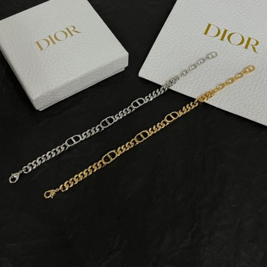 DIOR ディオール 雑誌掲載新作春夏入荷 2024SS ブレスレット DIOR ディオール 雑誌掲載新作春夏入荷 2024SS ブレスレット
