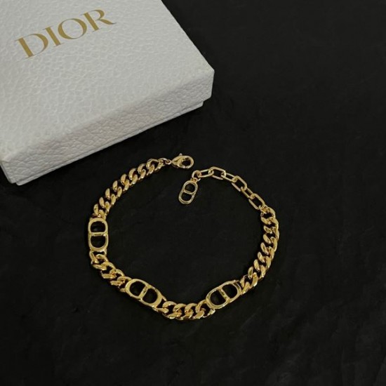 DIOR ディオール 雑誌掲載新作春夏入荷 2024SS ブレスレット DIOR ディオール 雑誌掲載新作春夏入荷 2024SS ブレスレット