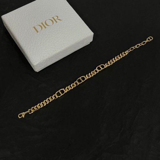 DIOR ディオール 雑誌掲載新作春夏入荷 2024SS ブレスレット DIOR ディオール 雑誌掲載新作春夏入荷 2024SS ブレスレット