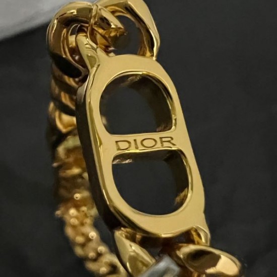 DIOR ディオール 雑誌掲載新作春夏入荷 2024SS ブレスレット DIOR ディオール 雑誌掲載新作春夏入荷 2024SS ブレスレット